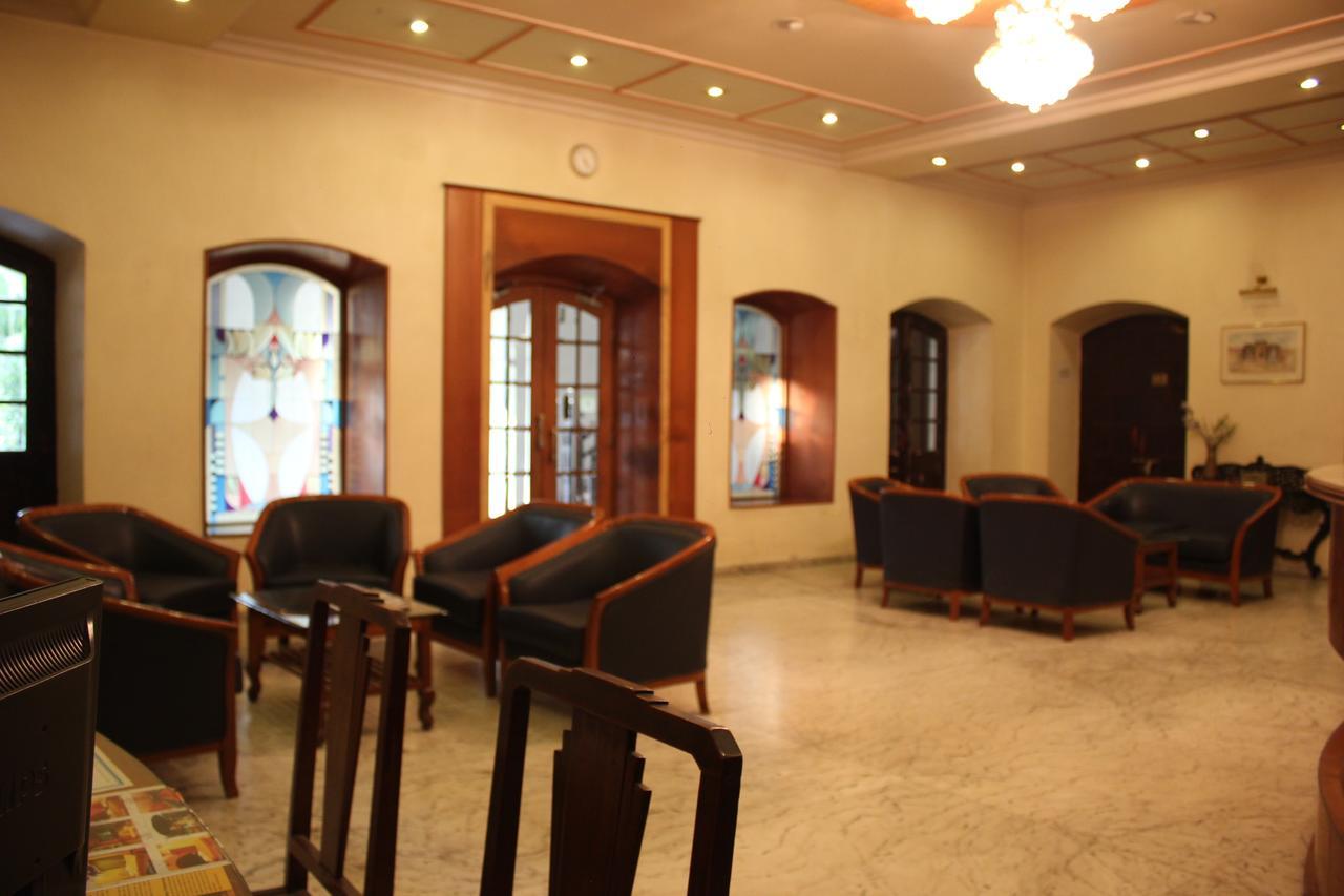 Hotel Ritz Пуна Экстерьер фото