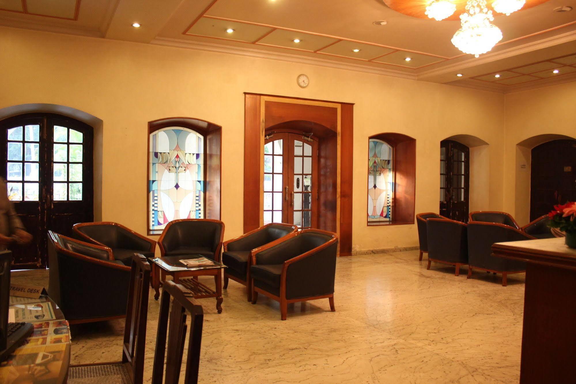 Hotel Ritz Пуна Экстерьер фото